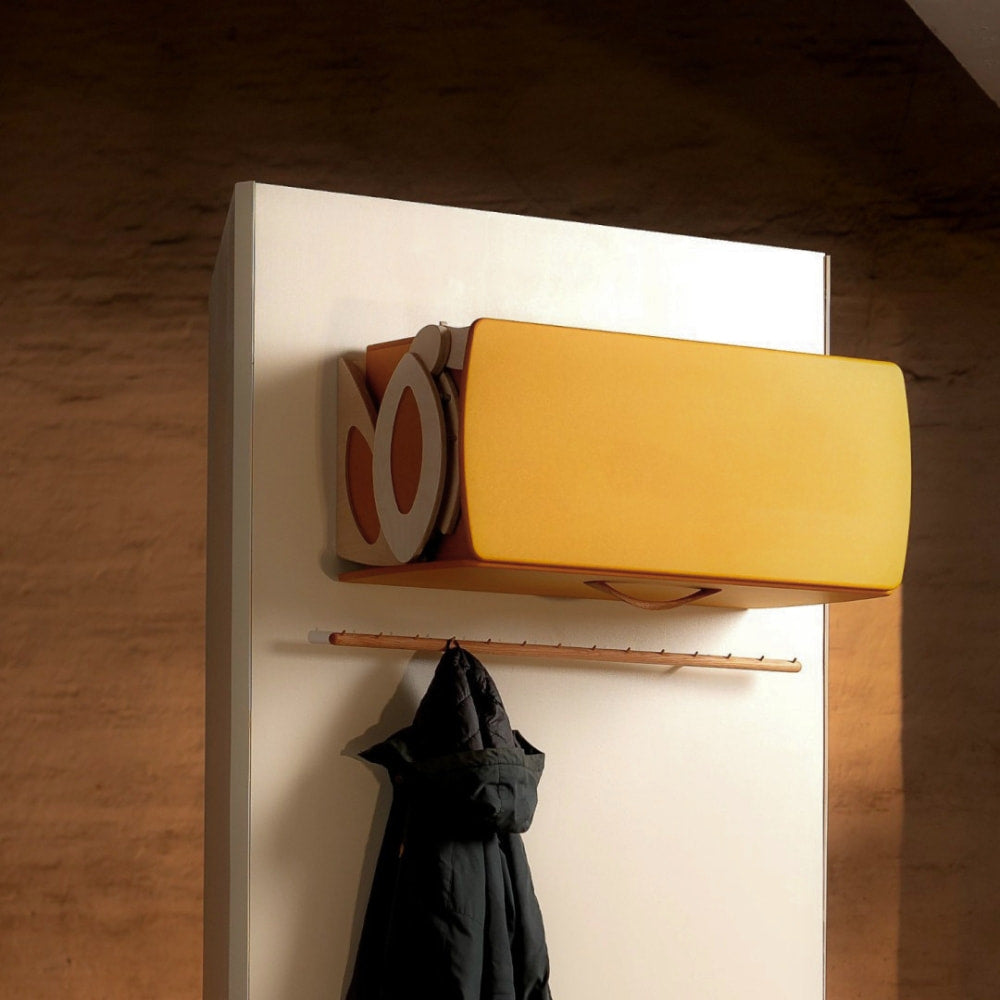 Levitate — Nedtrækkeligt vægskab – Quirky Moose