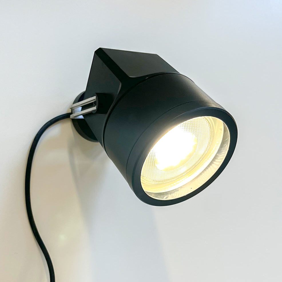 Outlet: Louis Poulsen Unispot Lamp