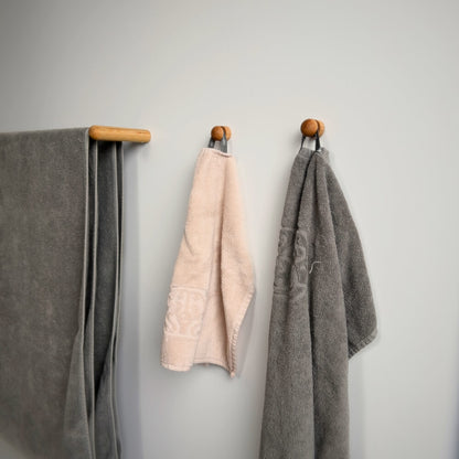 Anchor – Oak Wall Hook: A stylish hold for your essentials
