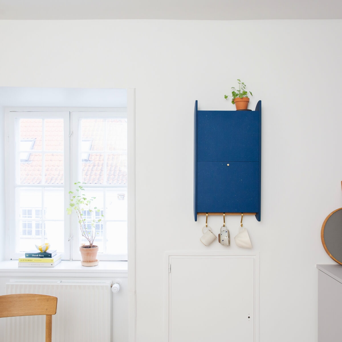 Balance — Platsbesparande väggskåp