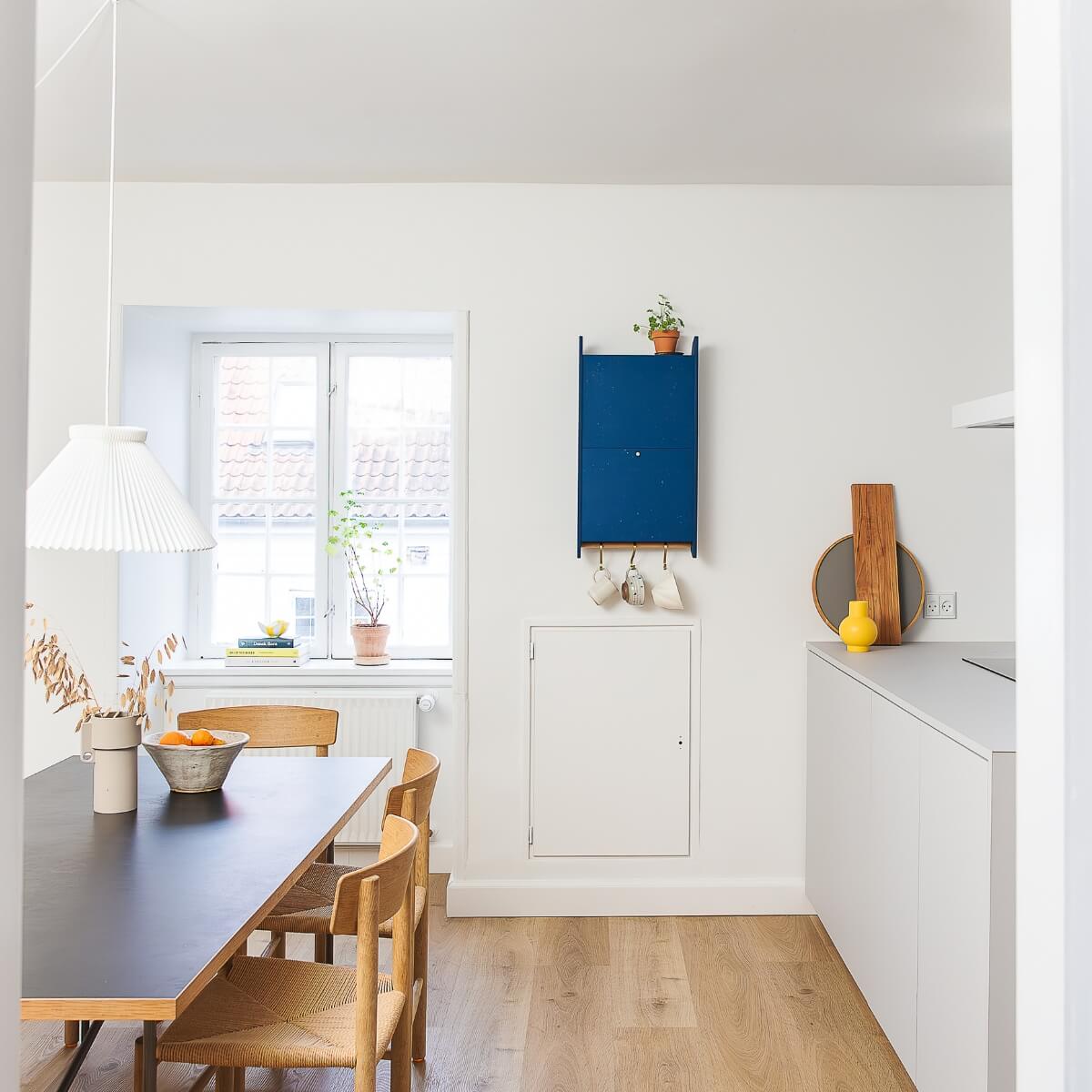 Balance — Platsbesparande väggskåp