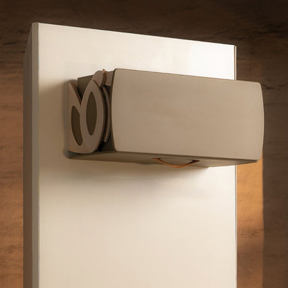 Levitate — Nedtrækkeligt vægskab – Quirky Moose